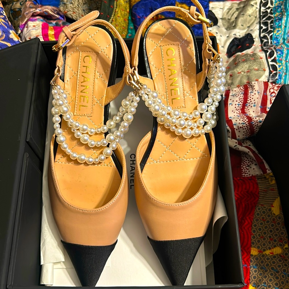 Chanel size 6